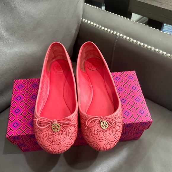 Tory Burch Chelsea Stitched Logo Ballerina Flats - Picture 1 of 5